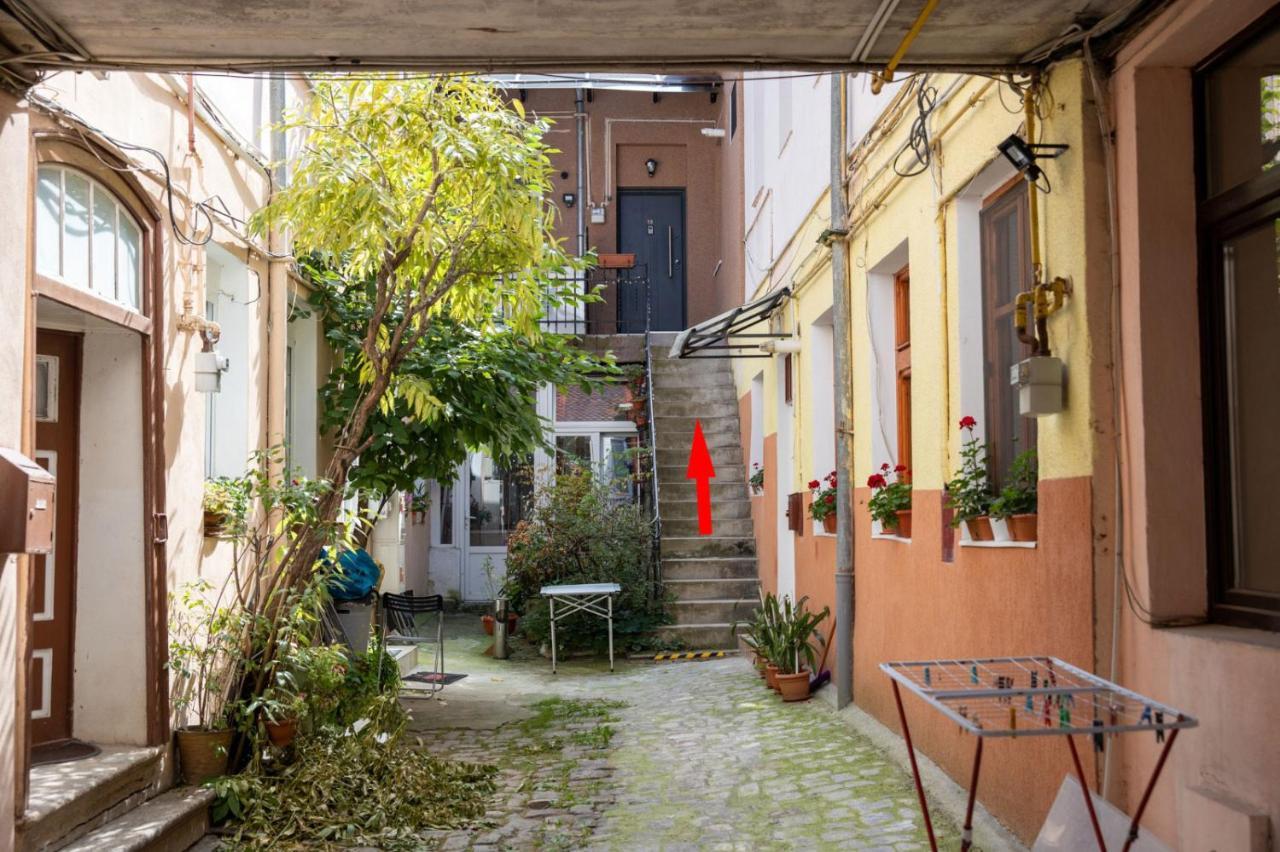 The Bear'S Den In Old City Centre Brasov Exterior photo